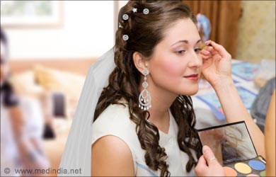 Bridal Makeup Tip: Apply Light Eye Shadow Shade Bridal Makeup Tip: Apply Light Eye Shadow Shade