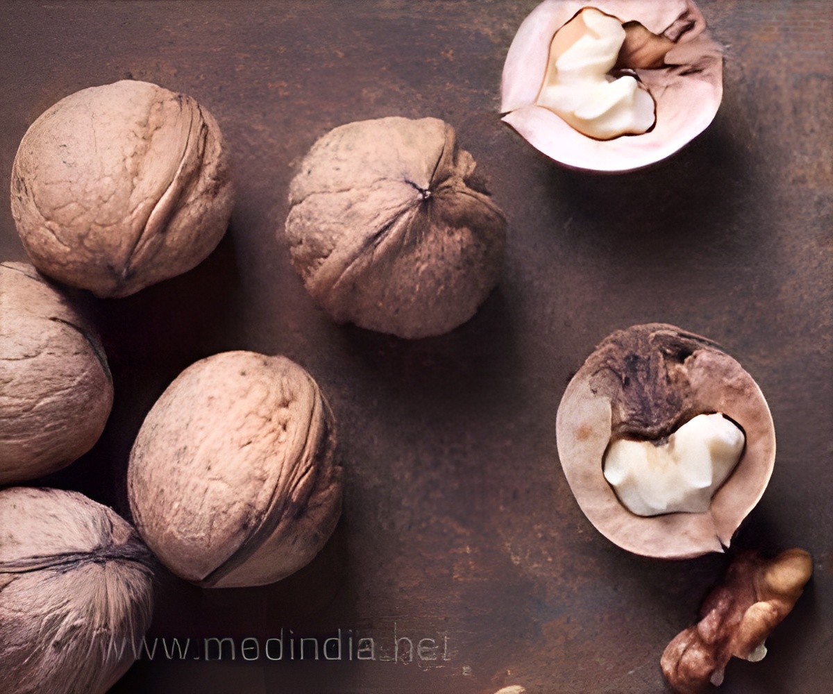 Intake of 60 gms of Nuts Daily Boosts Sexual Function