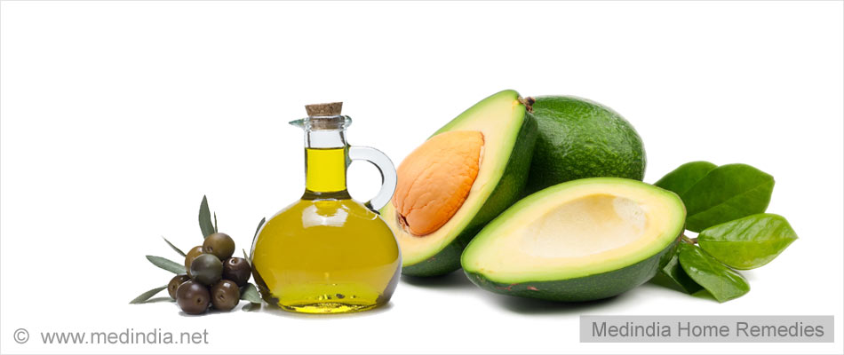 Apply Avocado and Olive Oil to Hair Apply Avocado and Olive Oil to Hair